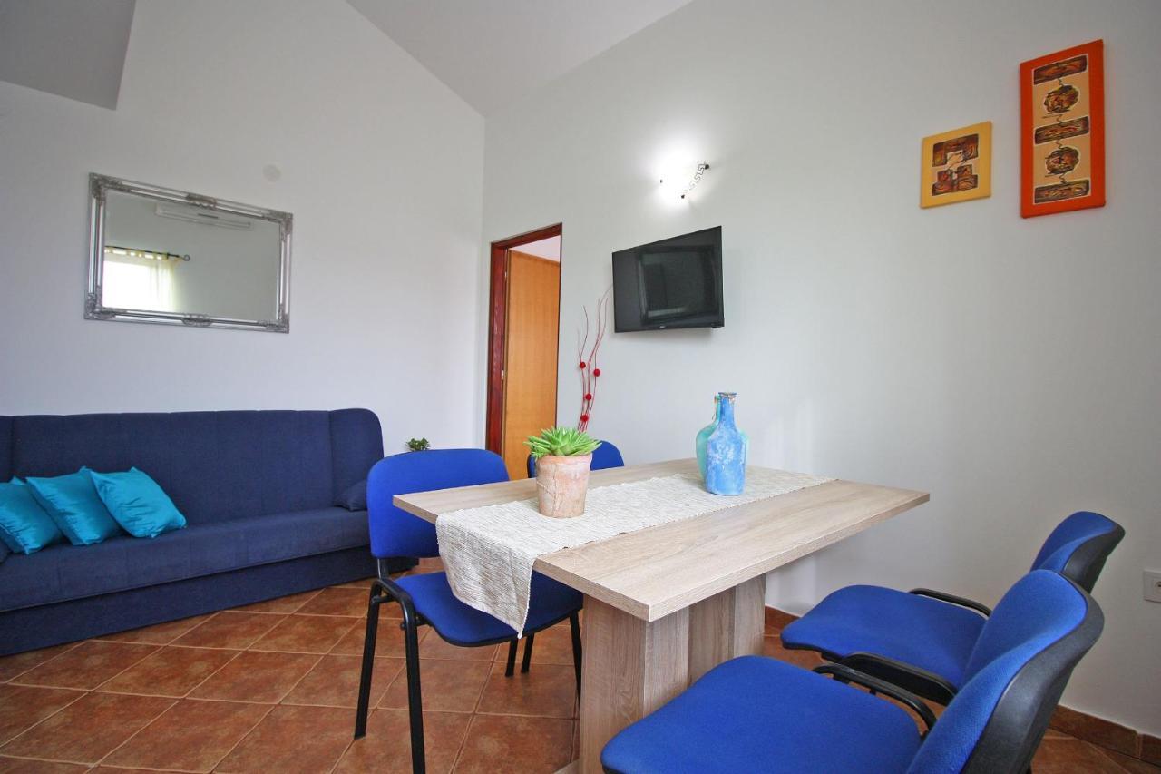 Brijunisol - 3 Apartments Top Position Near The Beautiful Beach 파자나 외부 사진