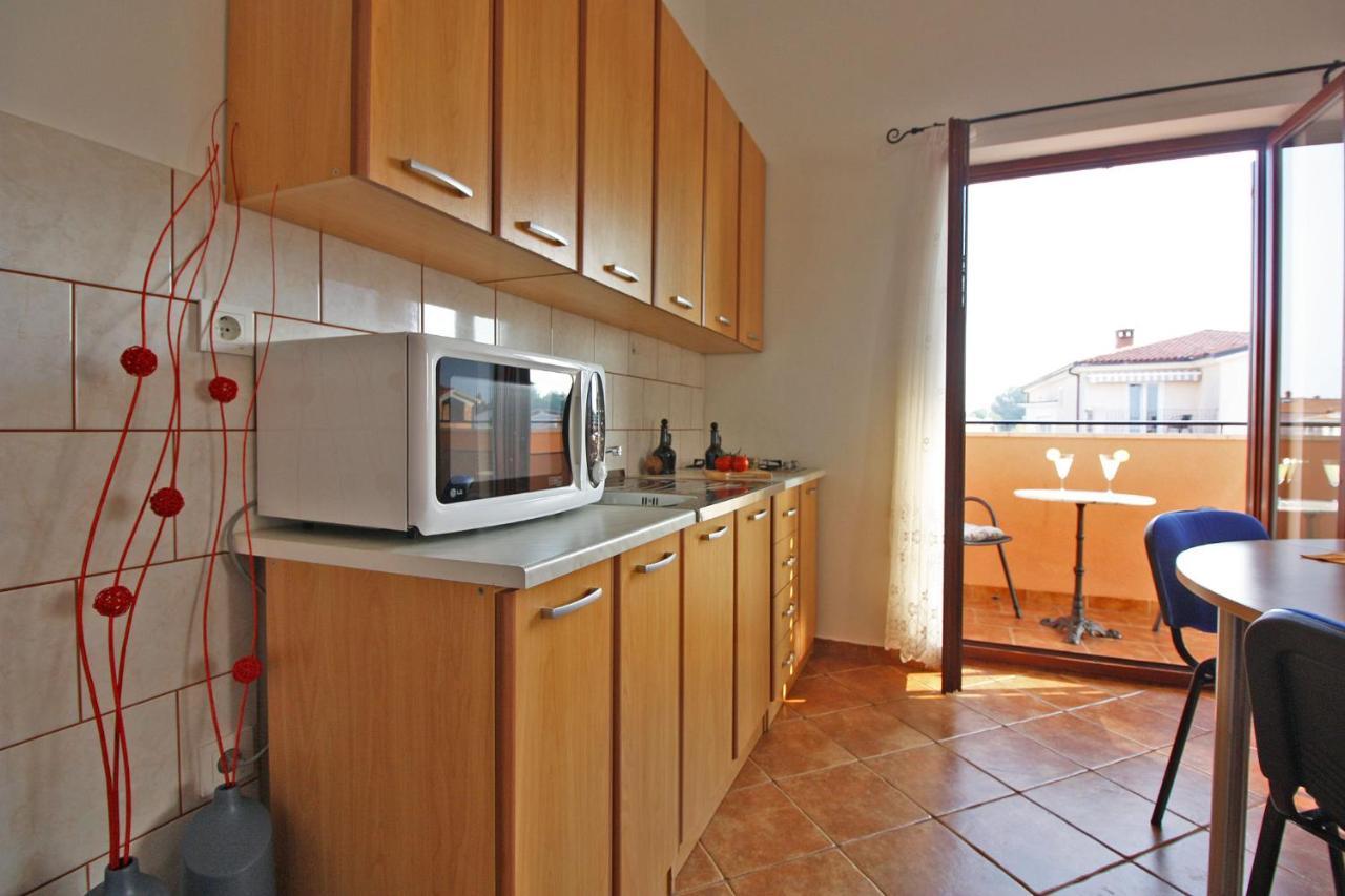 Brijunisol - 3 Apartments Top Position Near The Beautiful Beach 파자나 외부 사진