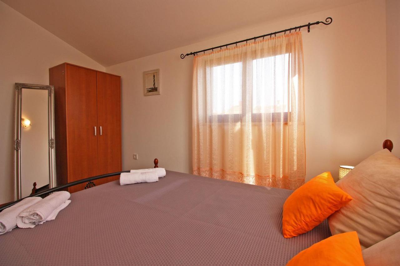 Brijunisol - 3 Apartments Top Position Near The Beautiful Beach 파자나 외부 사진