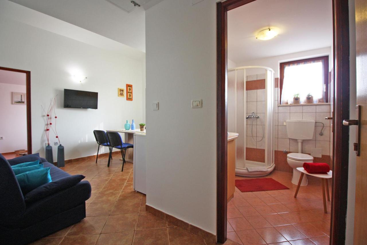 Brijunisol - 3 Apartments Top Position Near The Beautiful Beach 파자나 외부 사진