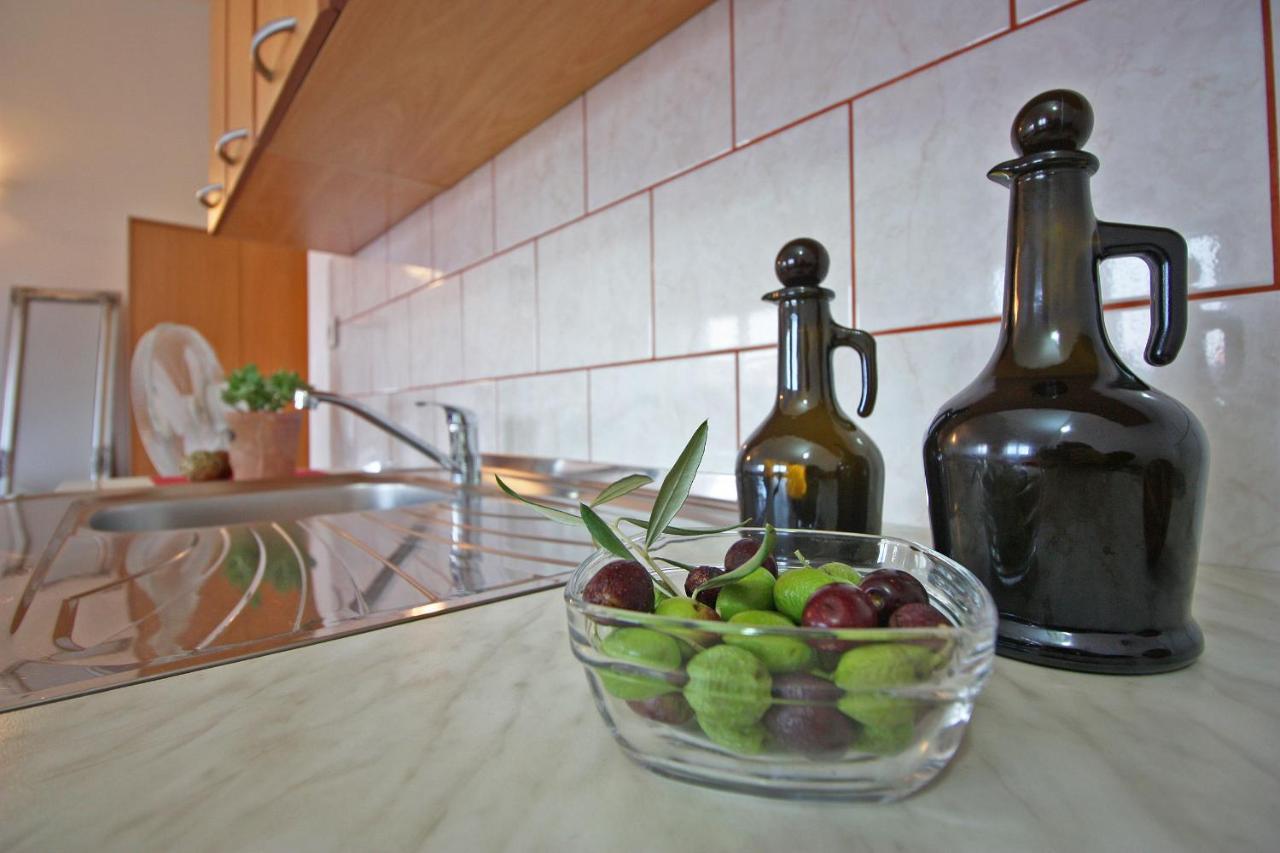 Brijunisol - 3 Apartments Top Position Near The Beautiful Beach 파자나 외부 사진