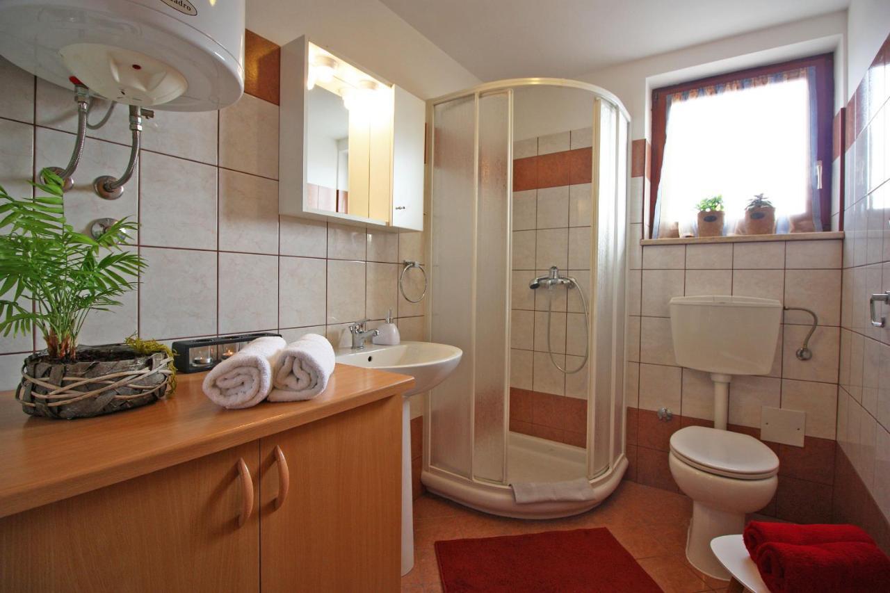 Brijunisol - 3 Apartments Top Position Near The Beautiful Beach 파자나 외부 사진