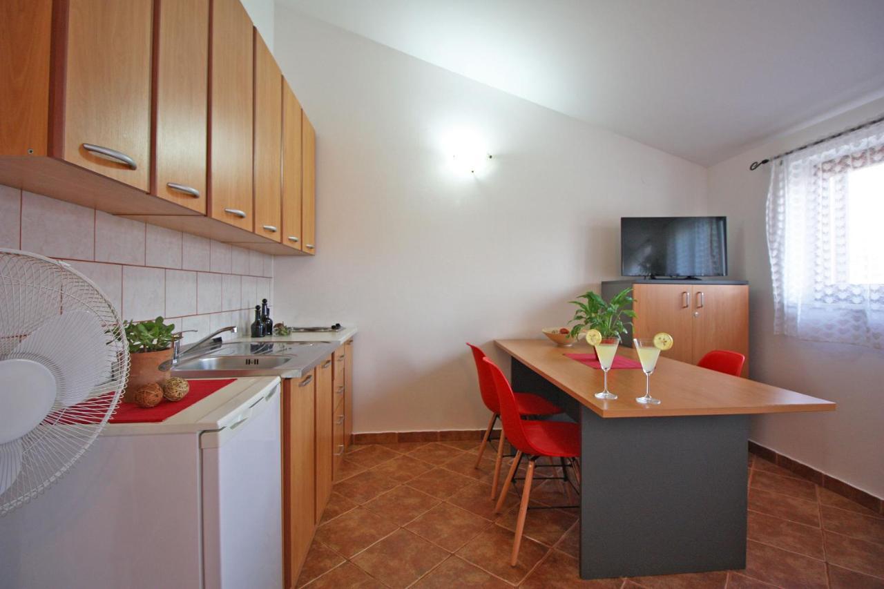 Brijunisol - 3 Apartments Top Position Near The Beautiful Beach 파자나 외부 사진