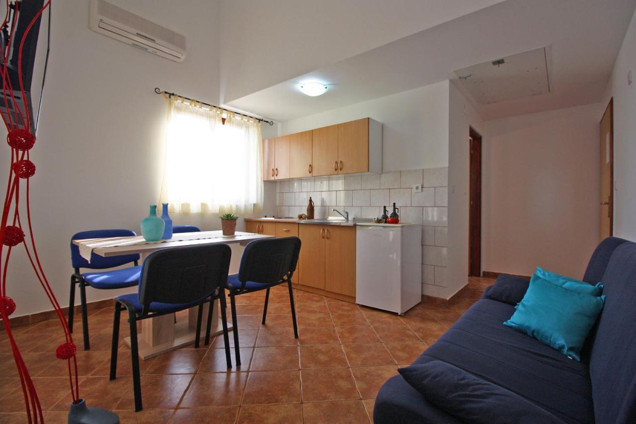 Brijunisol - 3 Apartments Top Position Near The Beautiful Beach 파자나 외부 사진