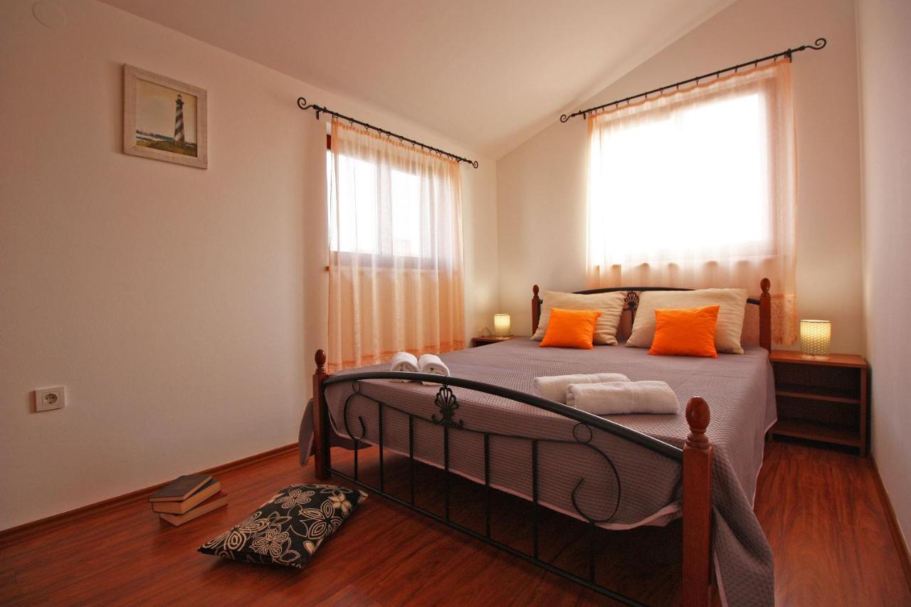 Brijunisol - 3 Apartments Top Position Near The Beautiful Beach 파자나 외부 사진
