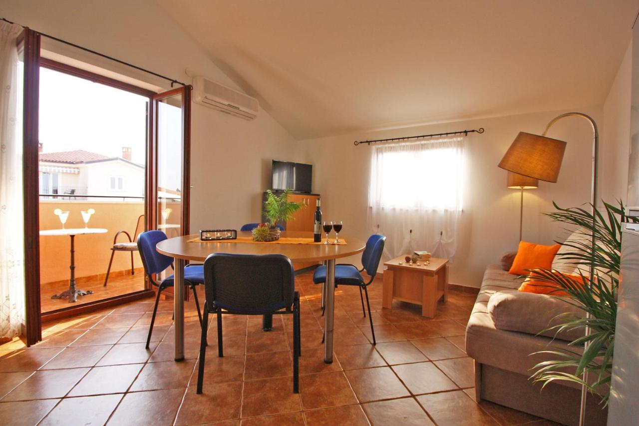 Brijunisol - 3 Apartments Top Position Near The Beautiful Beach 파자나 외부 사진