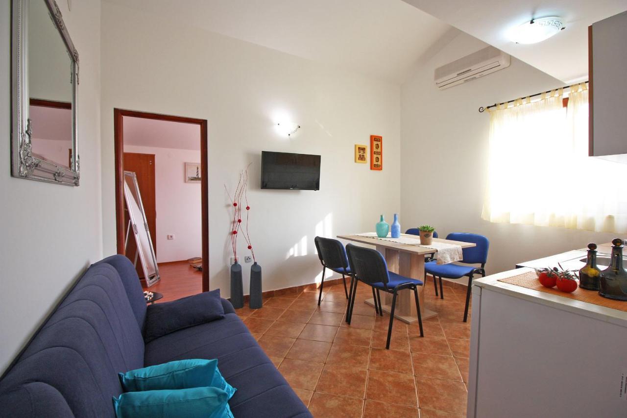 Brijunisol - 3 Apartments Top Position Near The Beautiful Beach 파자나 외부 사진