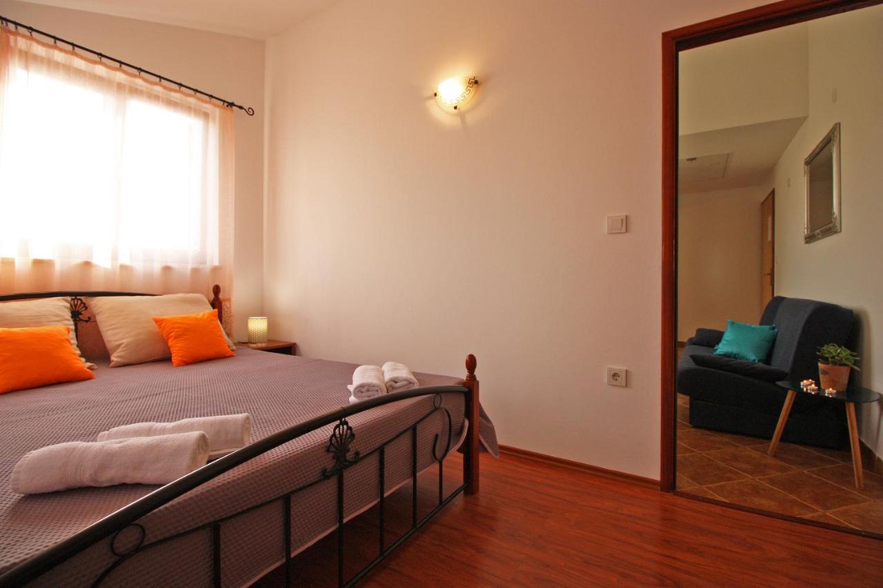 Brijunisol - 3 Apartments Top Position Near The Beautiful Beach 파자나 외부 사진