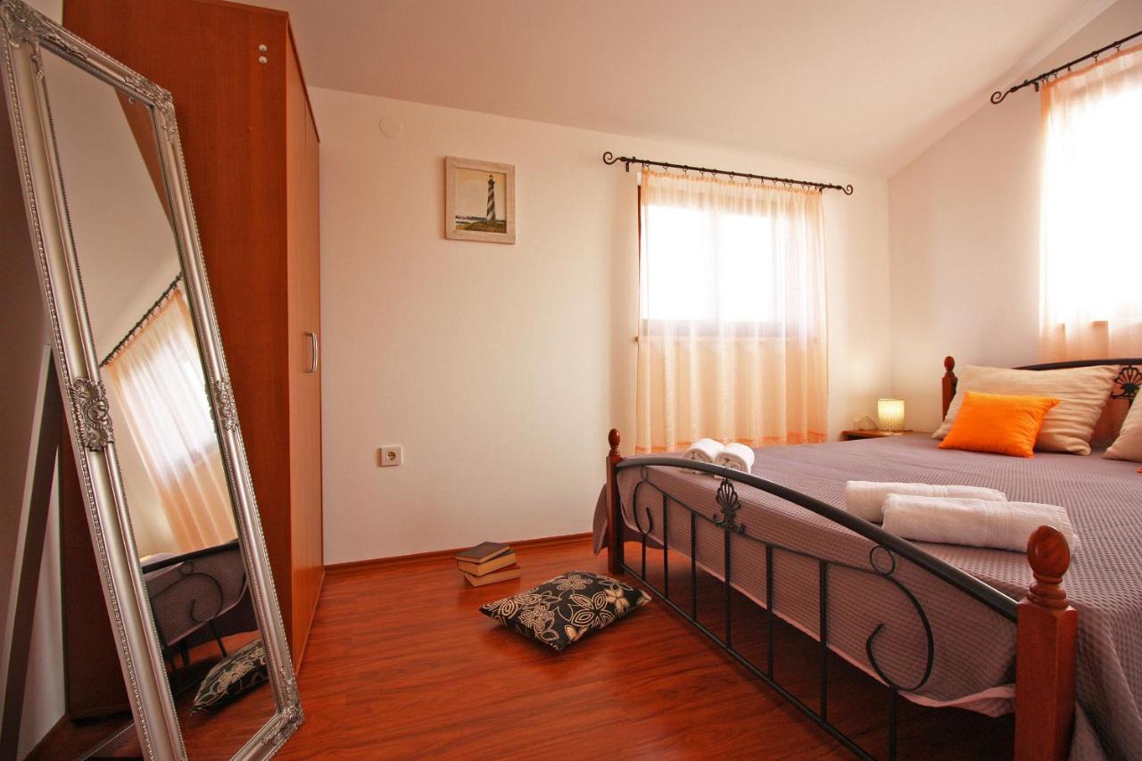 Brijunisol - 3 Apartments Top Position Near The Beautiful Beach 파자나 외부 사진