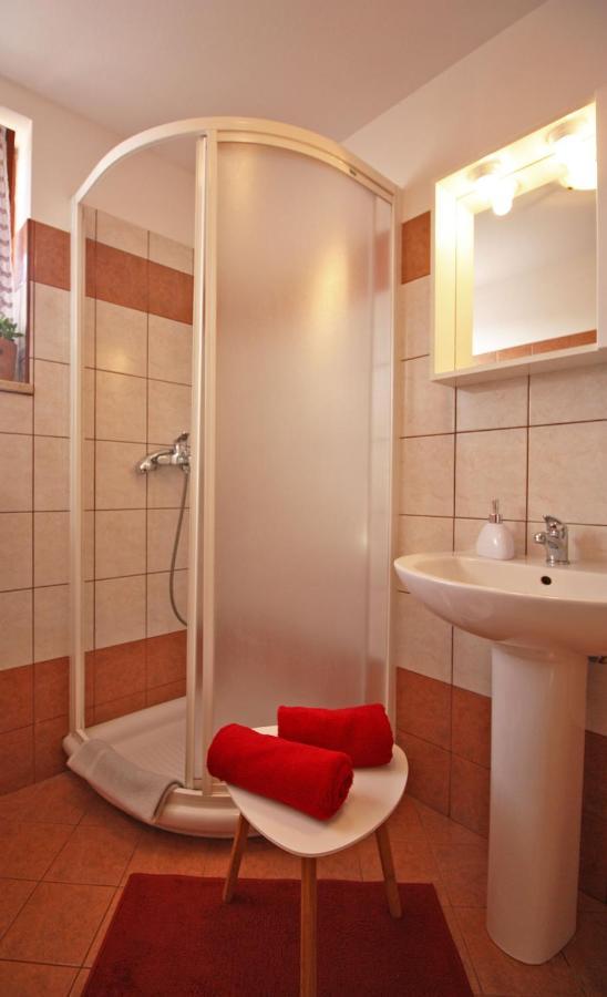 Brijunisol - 3 Apartments Top Position Near The Beautiful Beach 파자나 외부 사진