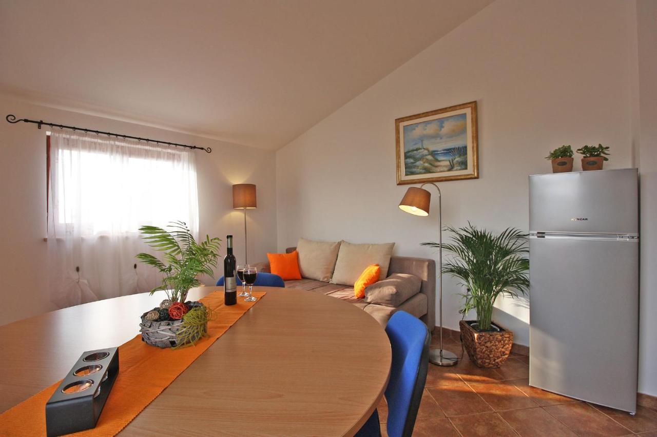 Brijunisol - 3 Apartments Top Position Near The Beautiful Beach 파자나 외부 사진