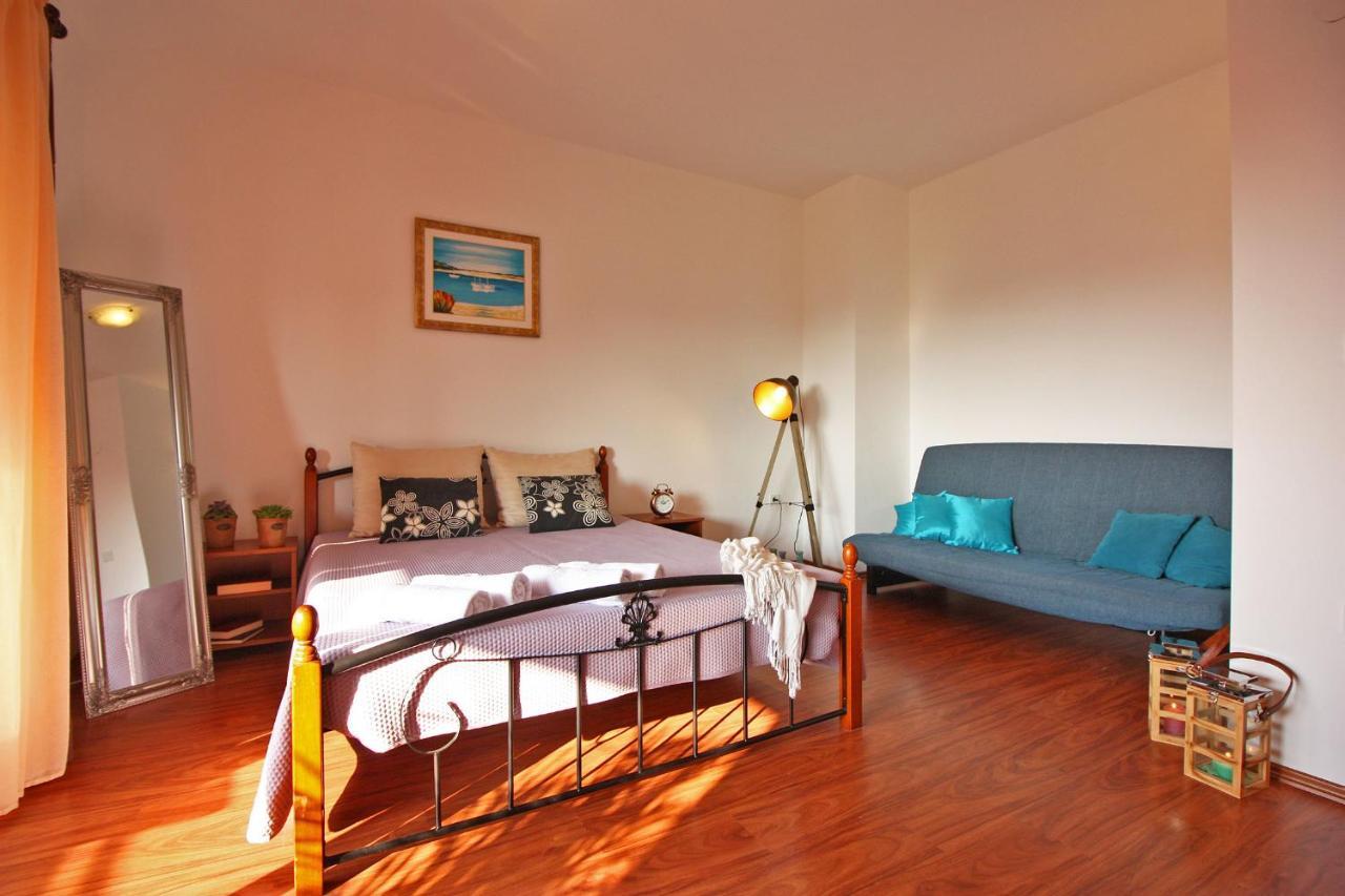 Brijunisol - 3 Apartments Top Position Near The Beautiful Beach 파자나 외부 사진