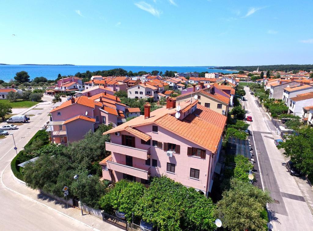 Brijunisol - 3 Apartments Top Position Near The Beautiful Beach 파자나 외부 사진